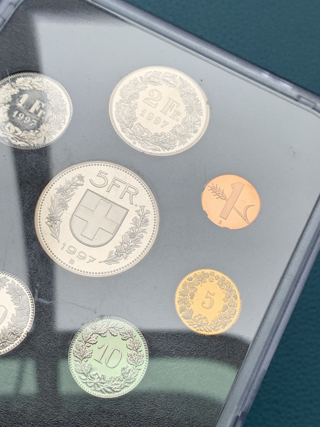 《竞宝斋》第151场-周日，周一，周四 3场 (全场包邮) 瑞士 1997年 八枚套精制币 造币厂封装