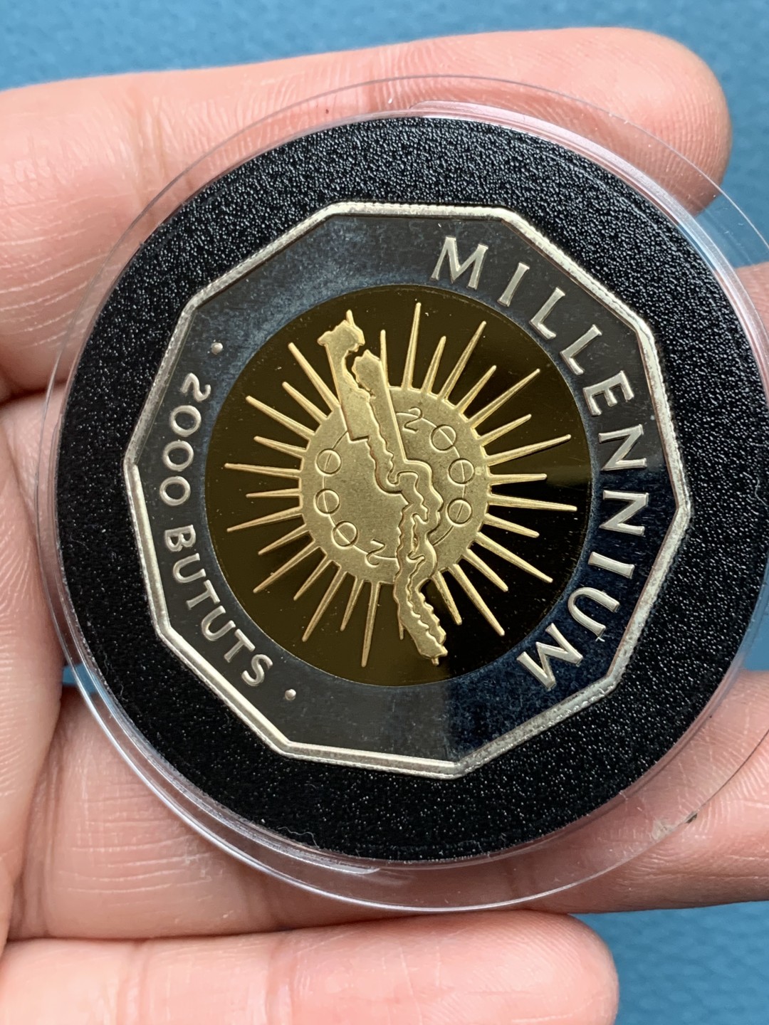 《竞宝斋》第151场-周日，周一，周四 3场 (全场包邮) 冈比亚 1999年 千禧年纪念 2000布图斯镀金大银币 28.28克 92.5%银 