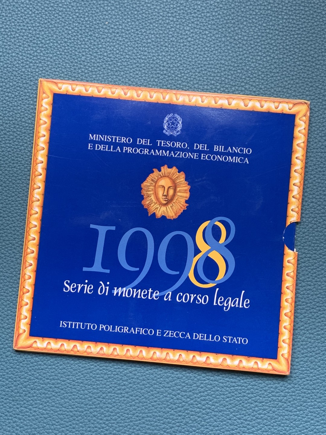 《竞宝斋》第151场-周日，周一，周四 3场 (全场包邮) 意大利1998年套币，含2枚银币，册子很大