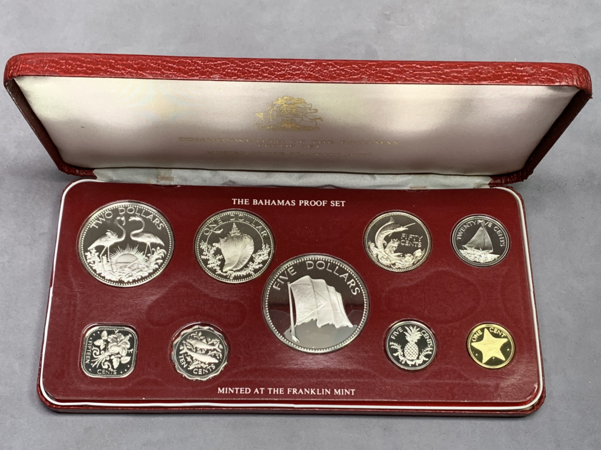 《竞宝斋》第151场-周日，周一，周四 3场 (全场包邮) 原盒 巴哈马1976年 九枚套精制币 其中50分/1元/2元/5元都是银币