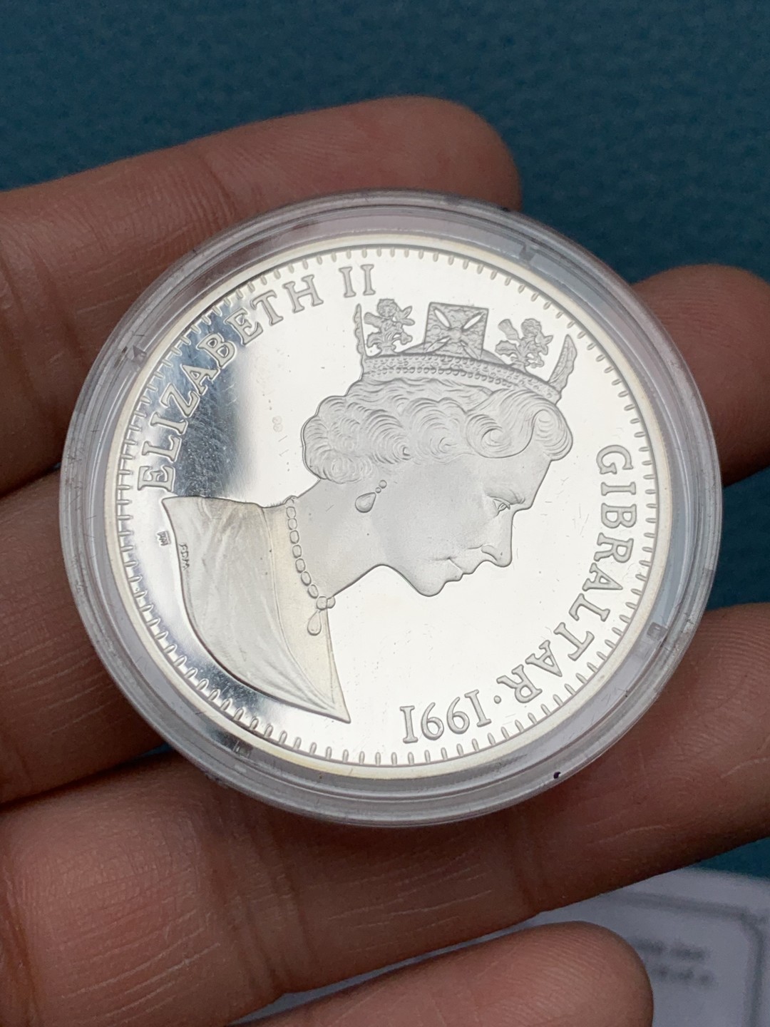 《竞宝斋》第151场-周日，周一，周四 3场 (全场包邮) 直布罗陀1991年 马剑骑士35ECUS/25镑 精制大银币