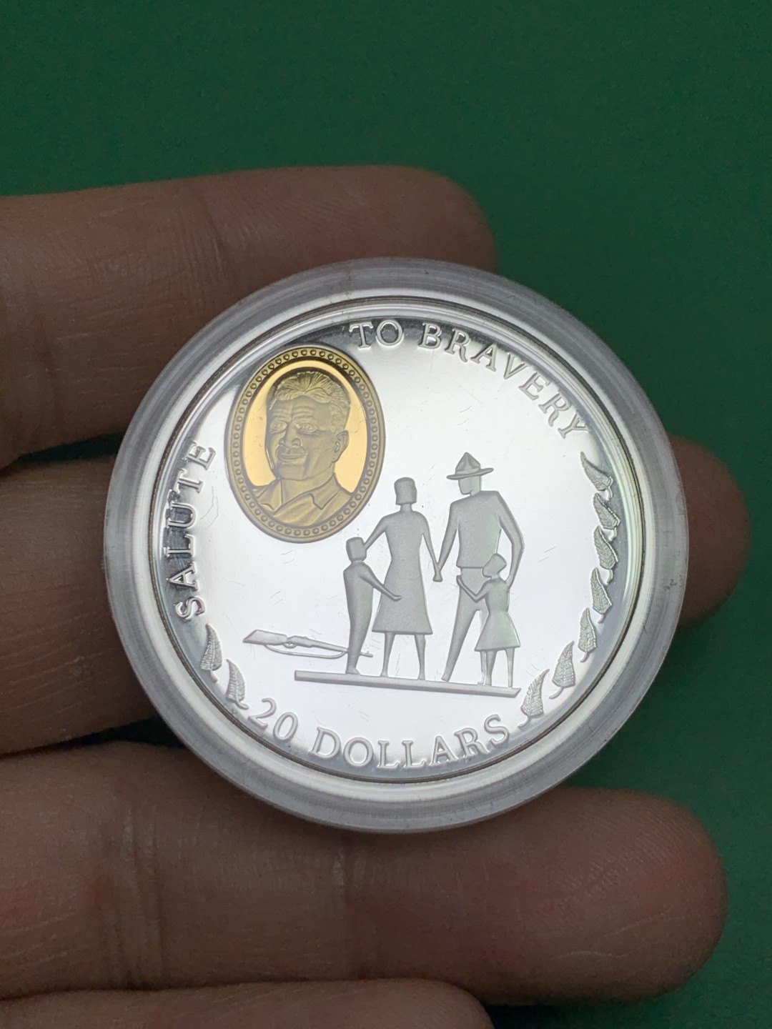 《竞宝斋》第151场-周日，周一，周四 3场 (全场包邮) 原盒 新西兰 1995年 勇敢者系列 20美元精制大银币 31.1克 发行量只有3500枚 镀金头像