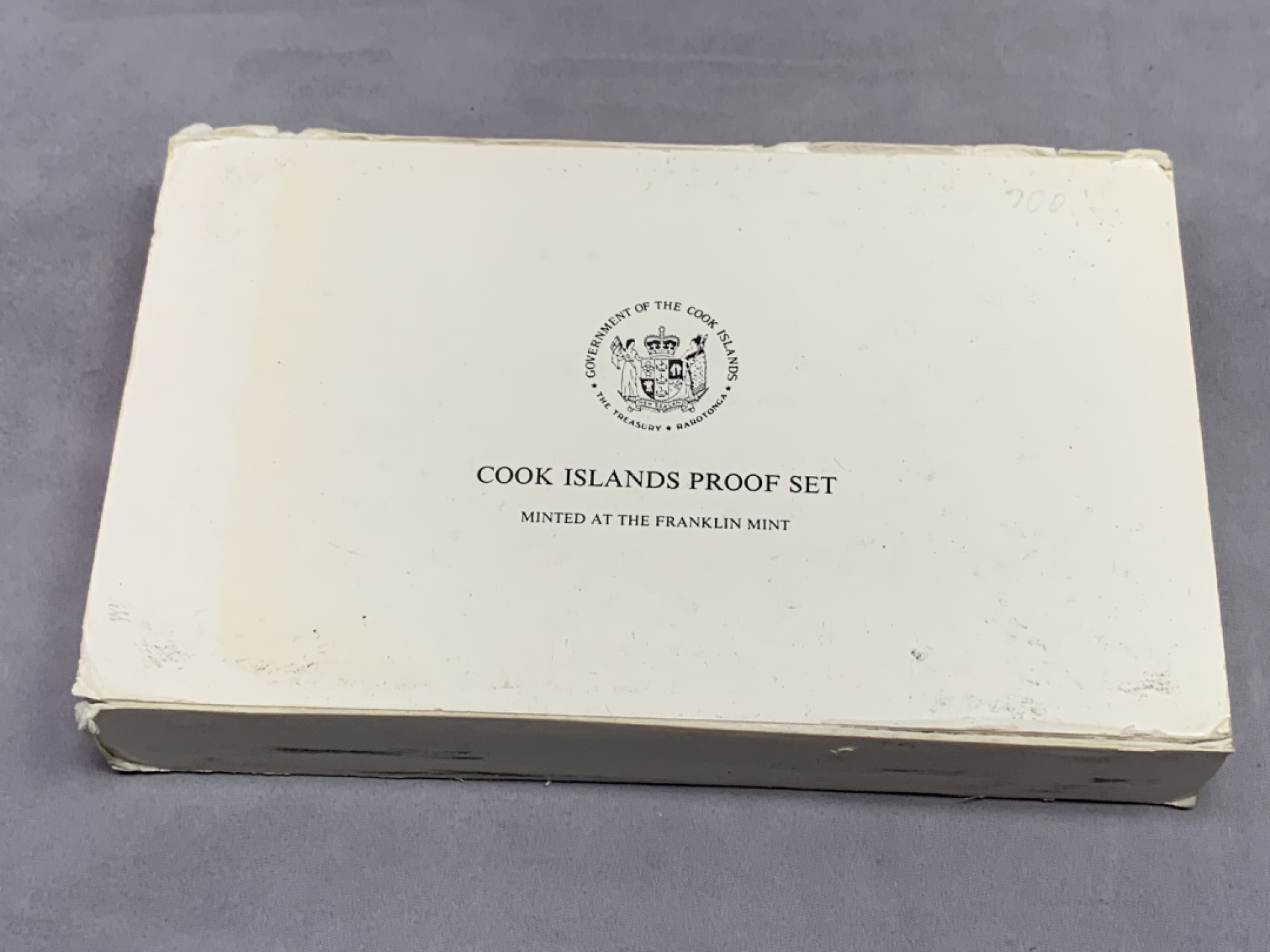 《竞宝斋》第151场-周日，周一，周四 3场 (全场包邮) 原盒 库克群岛1978年 八枚套精制币 其中最大的五元是大银币