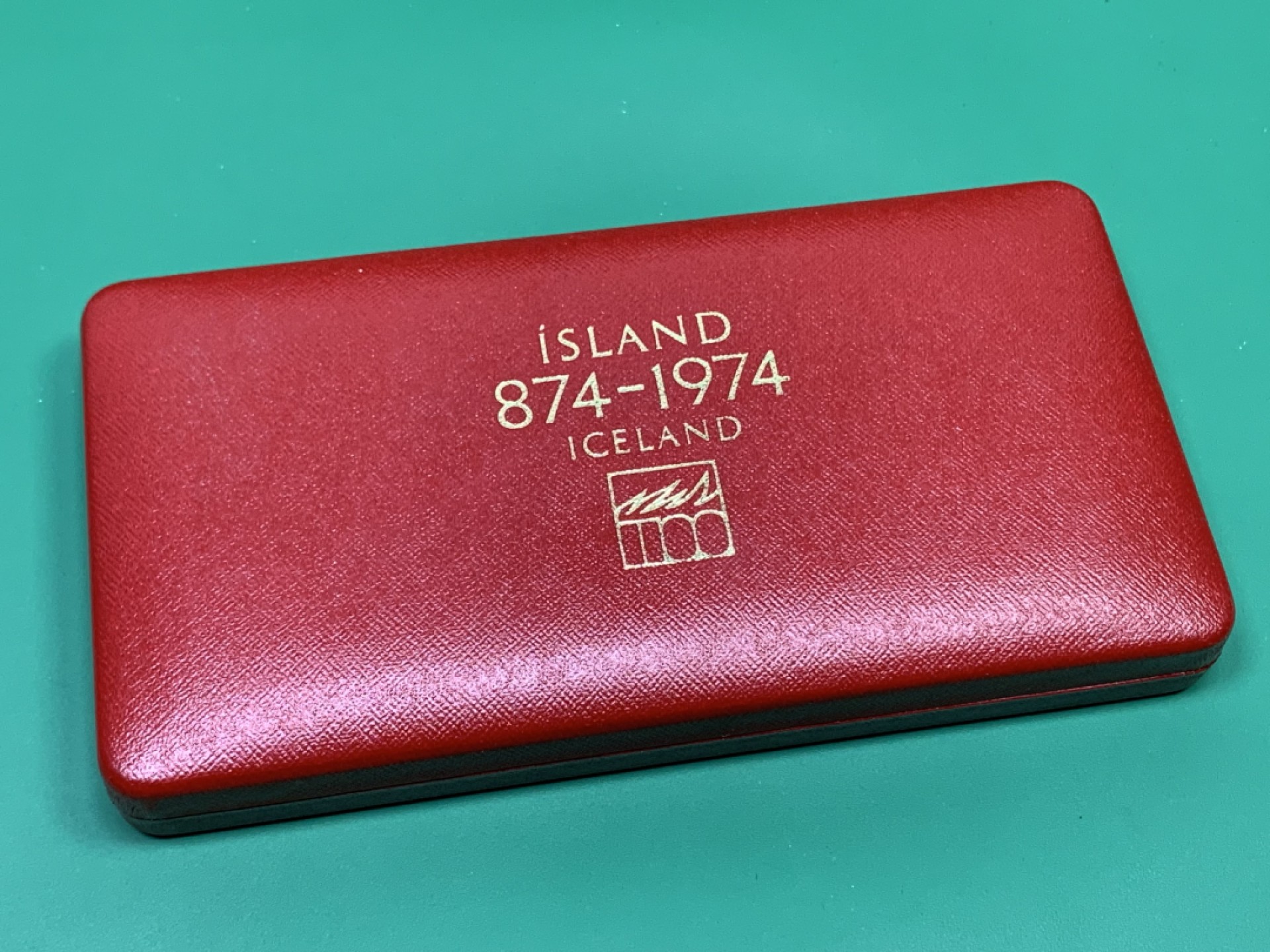 《竞宝斋》第151场-周日，周一，周四 3场 (全场包邮) 原盒冰岛1974年 500和1000元 精制大银币一对 罕见品种