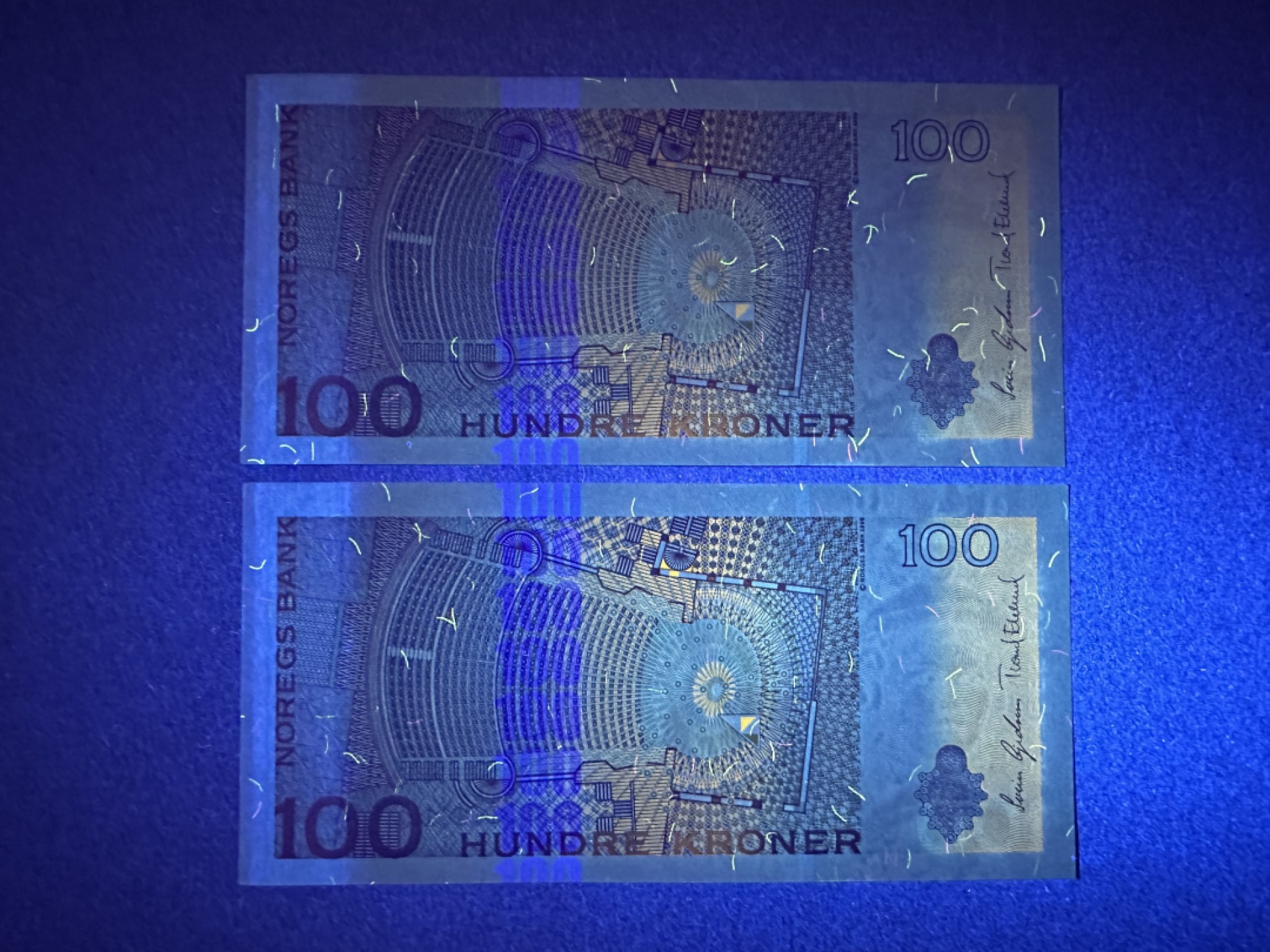 《张总收藏》97期——外币百拍 挪威100克朗2张 UNC 2010年连号2张