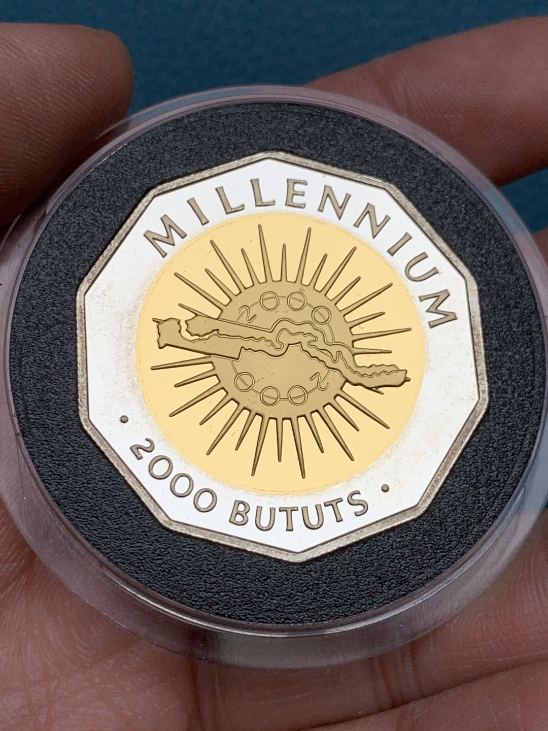 《竞宝斋》第151场-周日，周一，周四 3场 (全场包邮) 冈比亚 1999年 千禧年纪念 2000布图斯镀金大银币 28.28克 92.5%银 