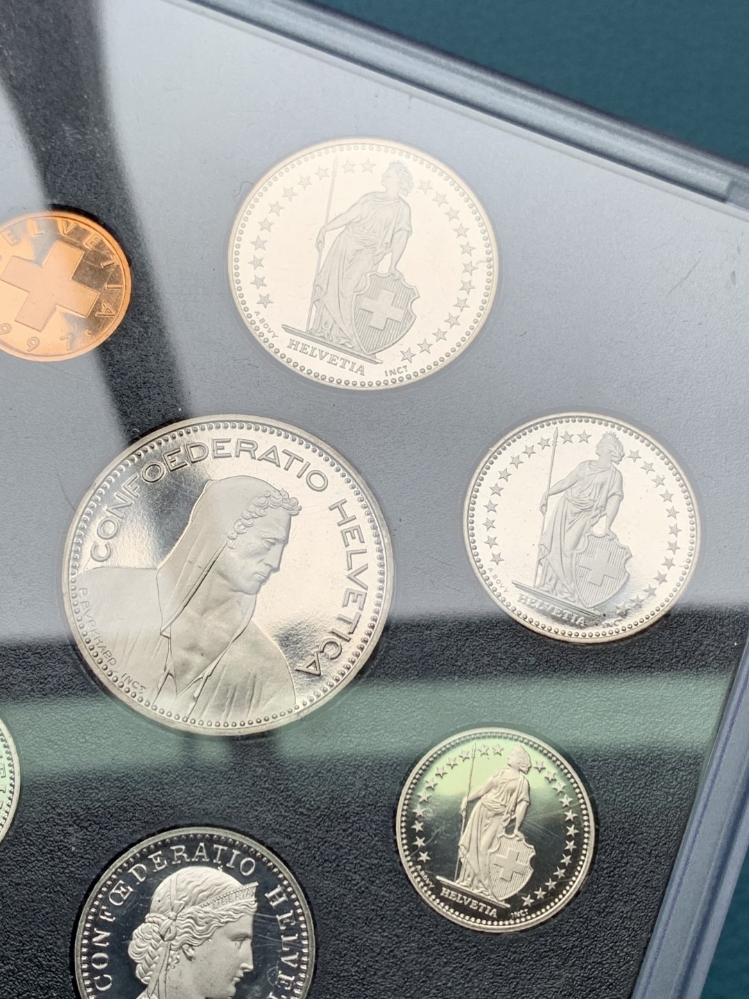 《竞宝斋》第151场-周日，周一，周四 3场 (全场包邮) 瑞士 1997年 八枚套精制币 造币厂封装