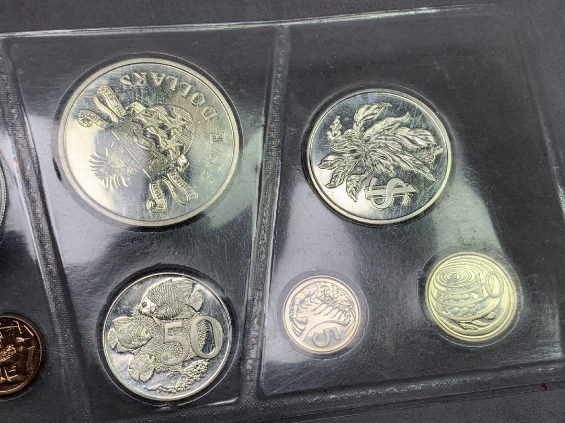 《竞宝斋》第151场-周日，周一，周四 3场 (全场包邮) 开曼群岛 1973年 八枚套 其中50分/1元/2元/5元都是精制大银币