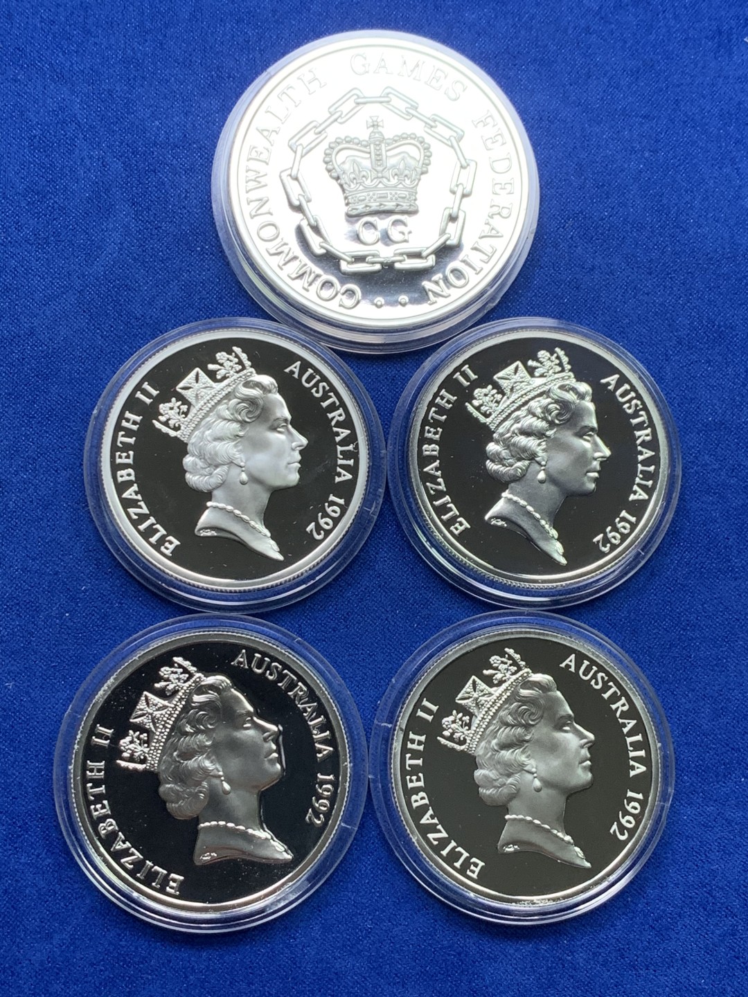 《竞宝斋》第151场-周日，周一，周四 3场 (全场包邮) 原盒证书 澳大利亚 1992年 女王加冕四十周年纪念 精制大银币 全套难得