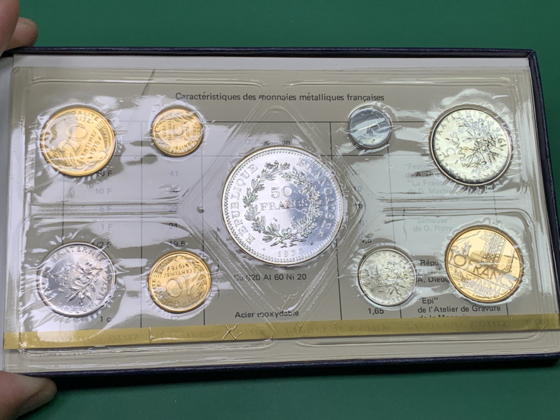 《竞宝斋》第151场-周日，周一，周四 3场 (全场包邮) 原盒 法国1976年 大力神套币九枚 其中50法郎大力神是30克银币