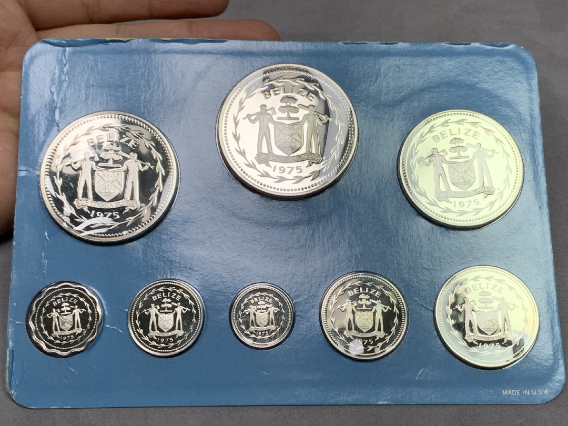 《竞宝斋》第151场-周日，周一，周四 3场 (全场包邮) 原盒 伯利兹1975年 八枚套精制银币 非常漂亮