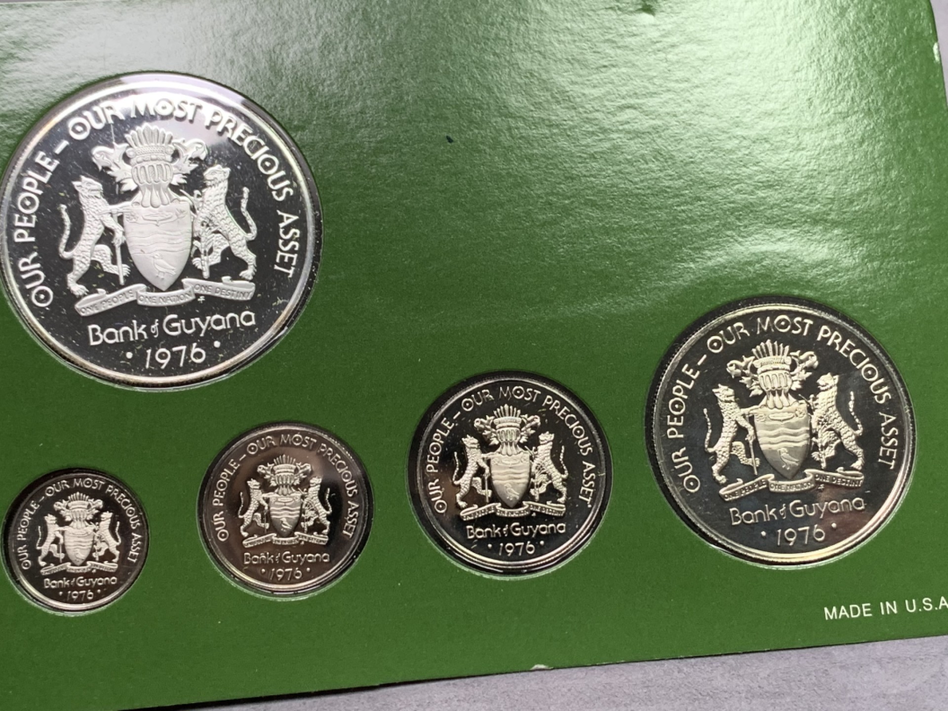 《竞宝斋》第151场-周日，周一，周四 3场 (全场包邮) 原盒 圭亚那 1976年 八枚套精制币 其中最大两枚5和10元是银币