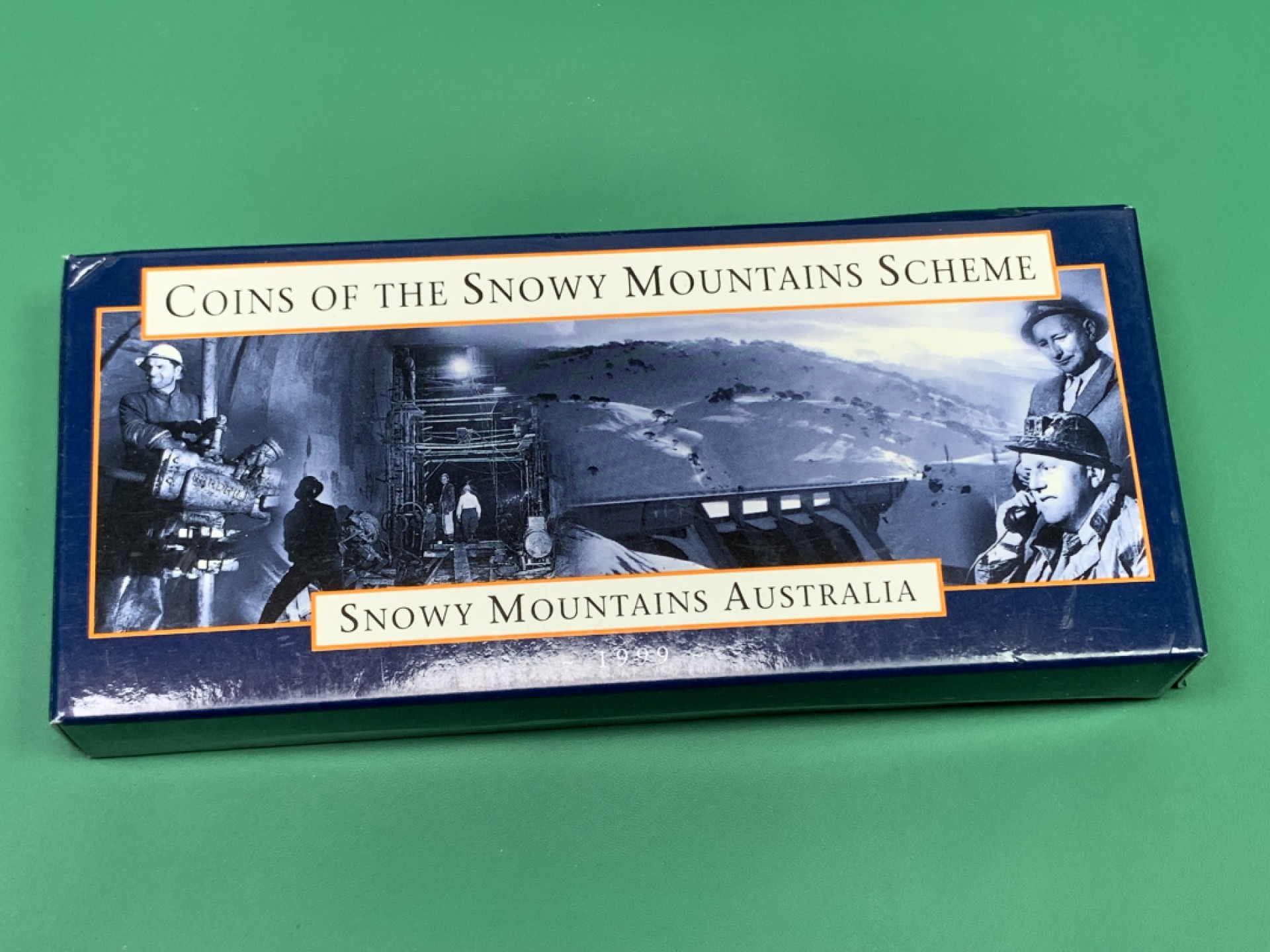 《竞宝斋》第151场-周日，周一，周四 3场 (全场包邮) 原盒 澳大利亚1999年 雪山计划 10元大银币一对 20.77克