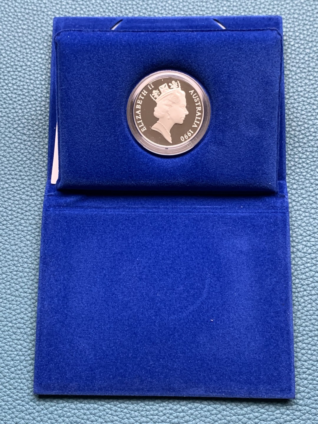 《竞宝斋》第151场-周日，周一，周四 3场 (全场包邮) 原盒 澳大利亚1990年 凤头鹦鹉10元 精制大银币 