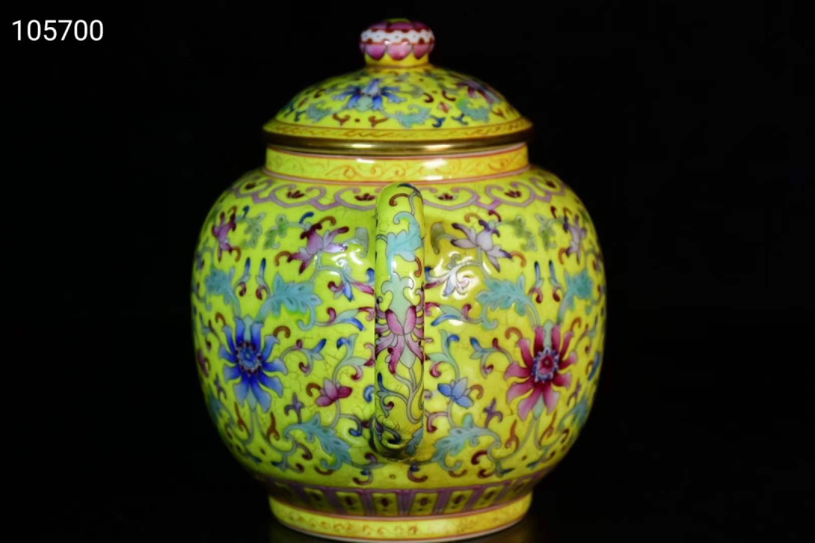 旧藏大清雍正年制松石釉珐琅彩描金茶壶