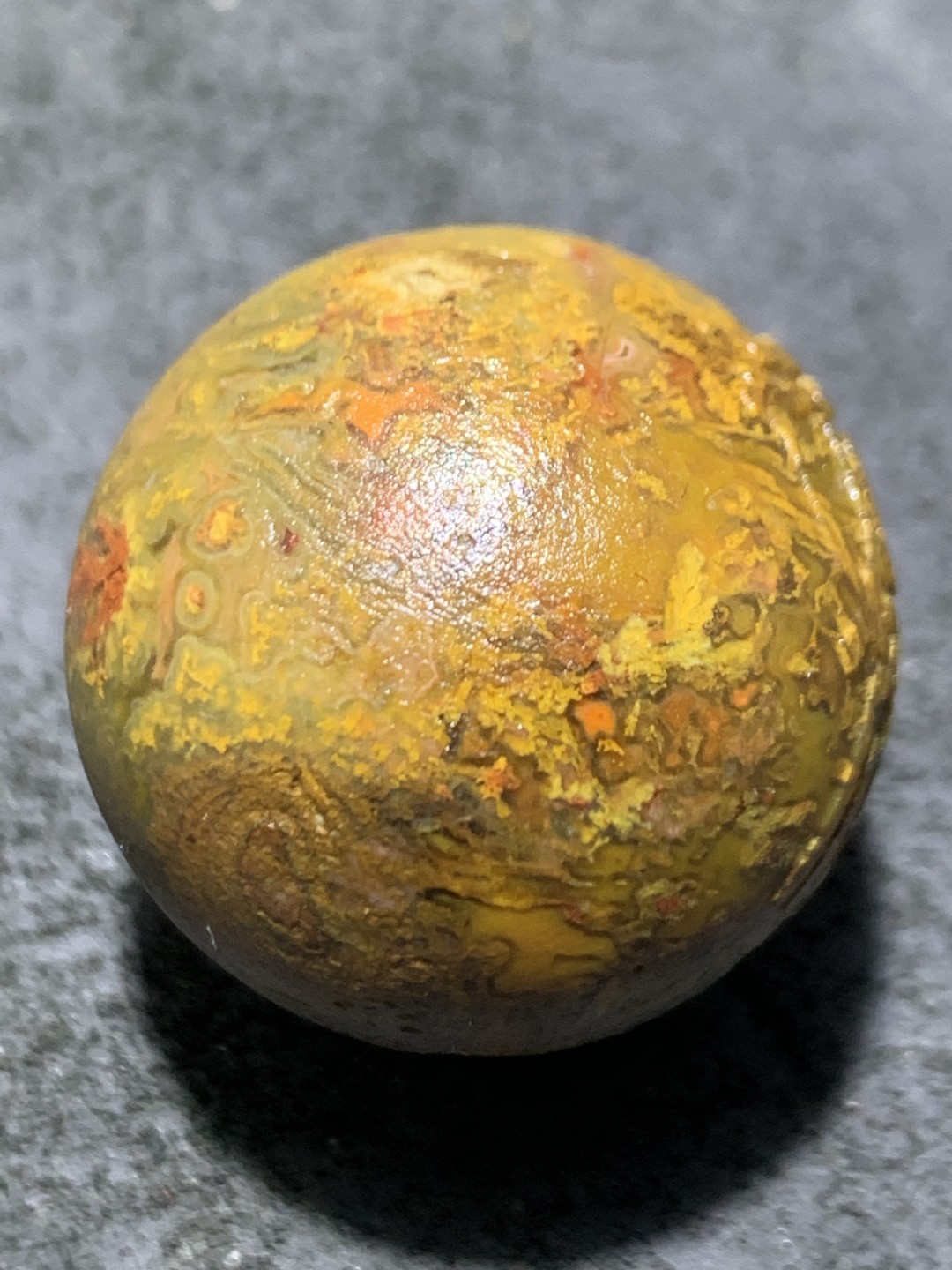 精美亚光风化草花纹战国红玛瑙手工雕刻吉祥如意大单珠一颗！