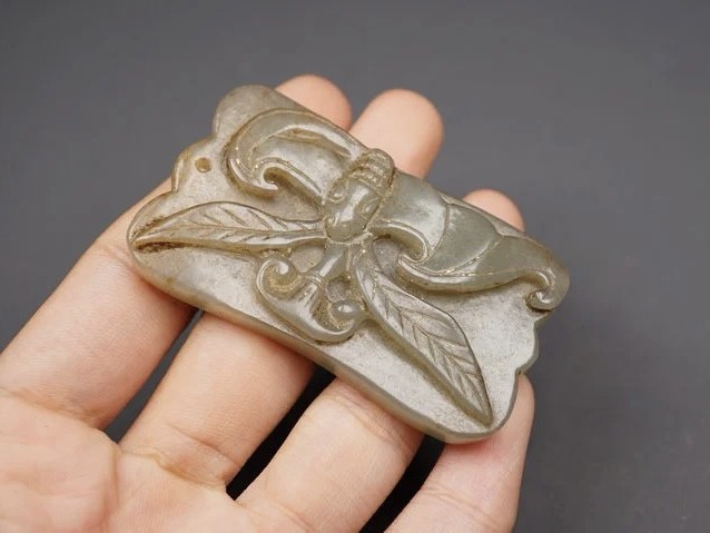 ｜冷门出品｜精选专拍·第贰拾捌场· 明清工 和田玉 芭蕉扇形蝙蝠牌挂件