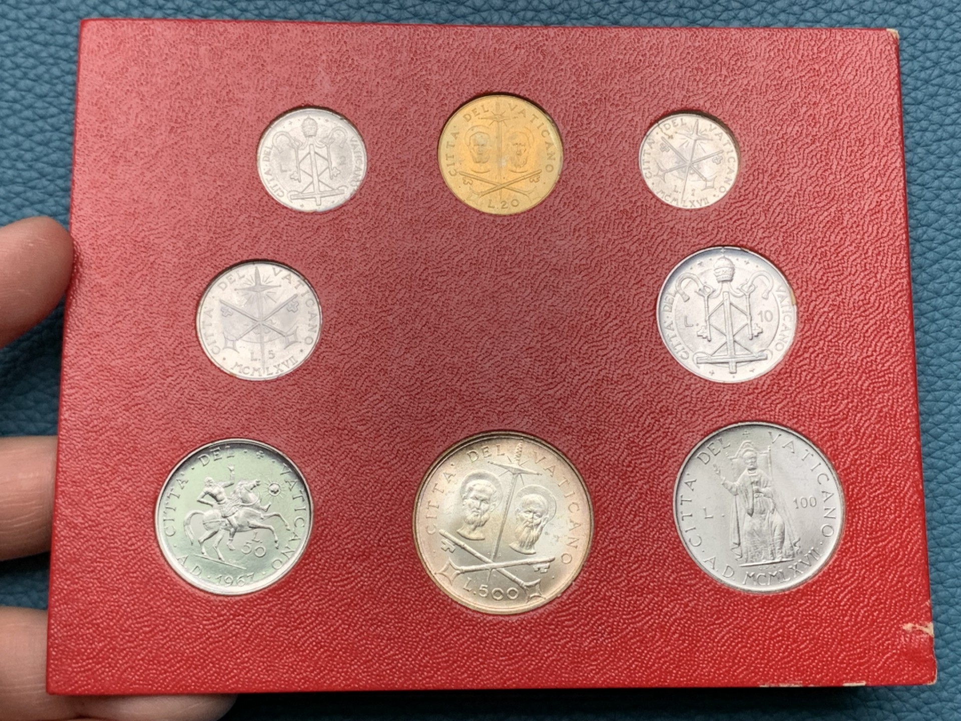 《竞宝斋》第151场-周日，周一，周四 3场 (全场包邮) 卡装 梵蒂冈1967年 八枚套 其中500里拉是银币