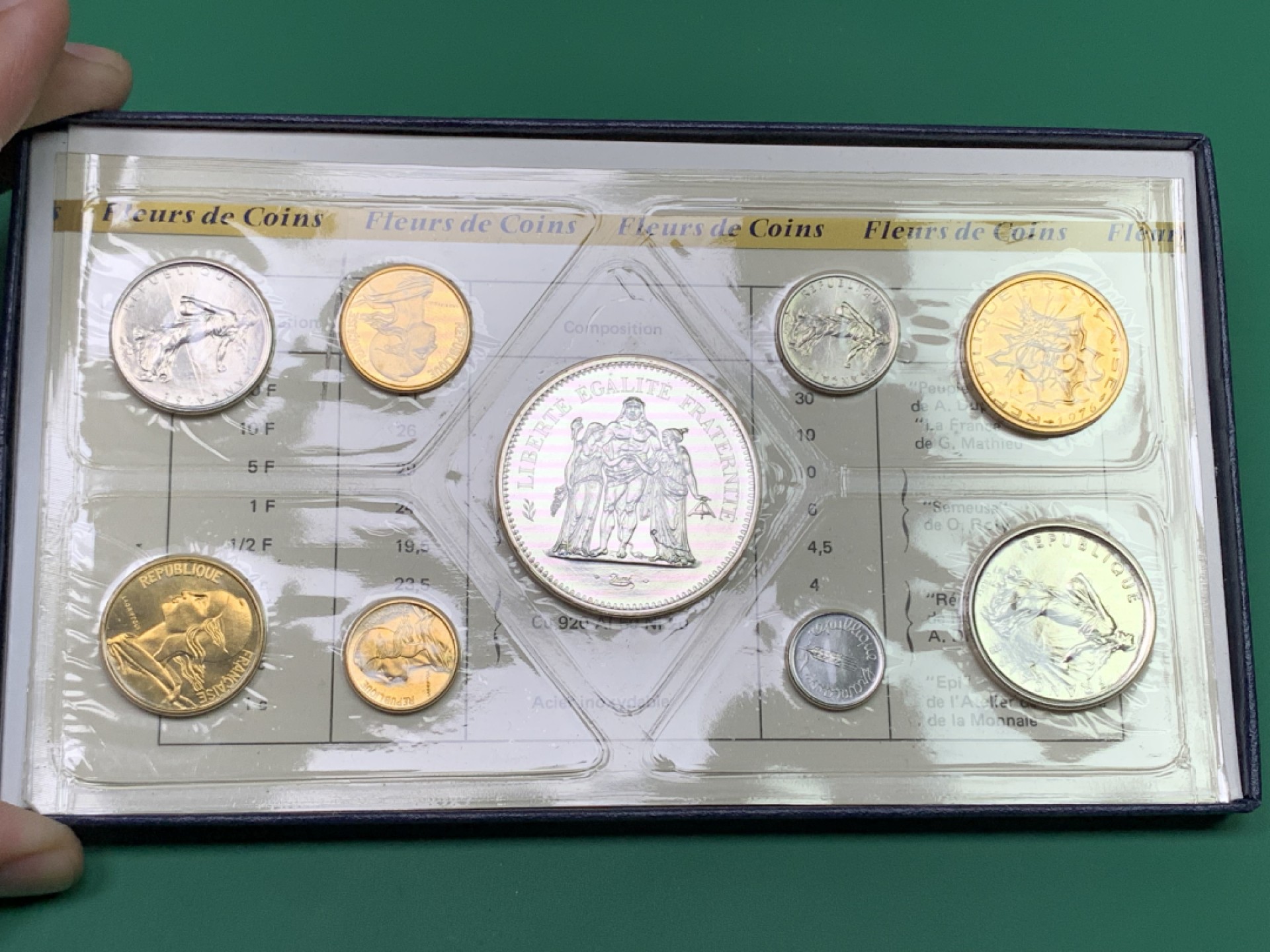 《竞宝斋》第151场-周日，周一，周四 3场 (全场包邮) 原盒 法国1976年 大力神套币九枚 其中50法郎大力神是30克银币