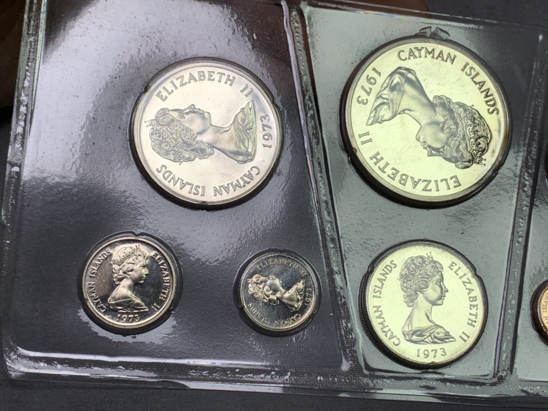 《竞宝斋》第151场-周日，周一，周四 3场 (全场包邮) 开曼群岛 1973年 八枚套 其中50分/1元/2元/5元都是精制大银币