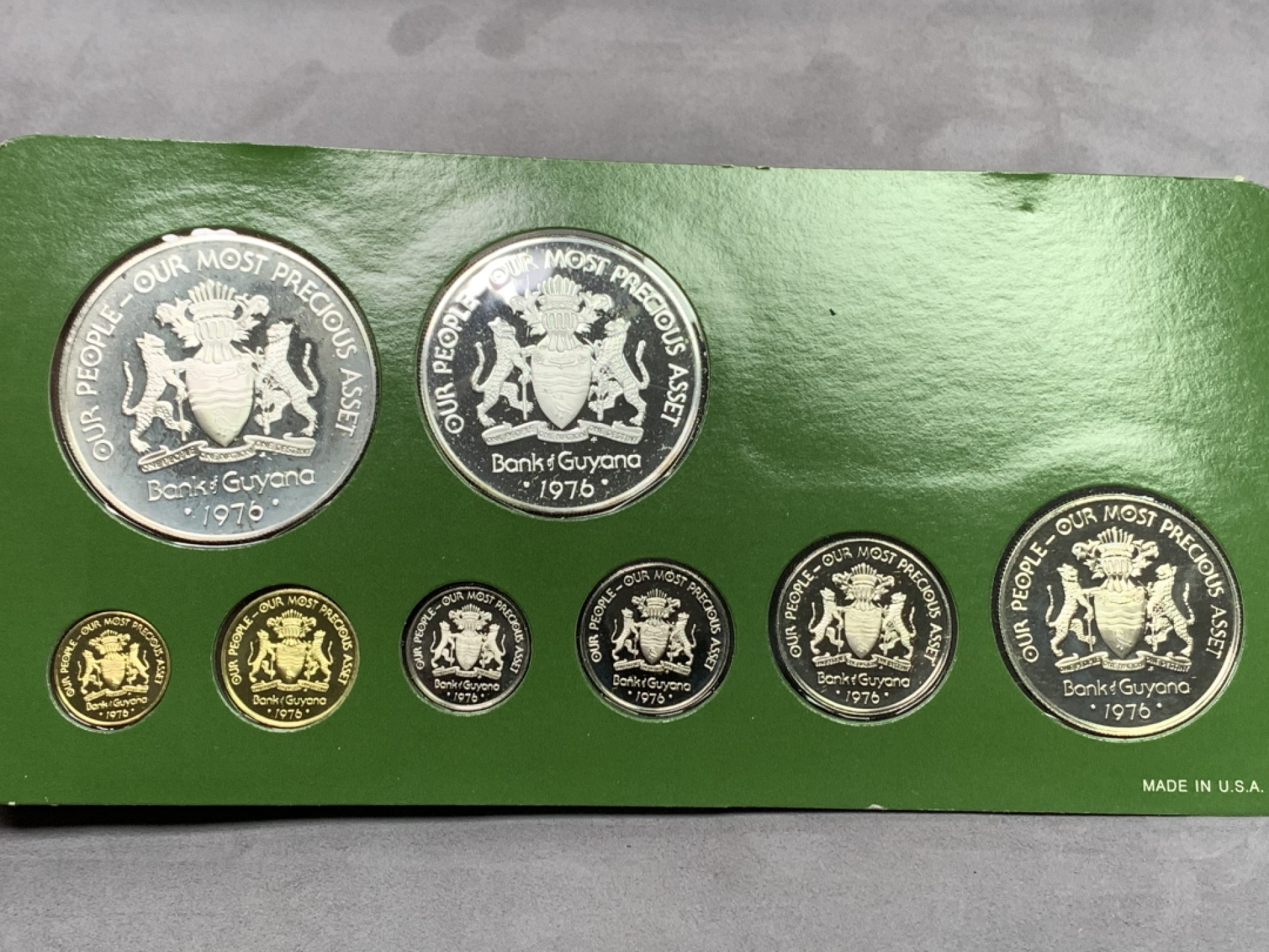《竞宝斋》第151场-周日，周一，周四 3场 (全场包邮) 原盒 圭亚那 1976年 八枚套精制币 其中最大两枚5和10元是银币