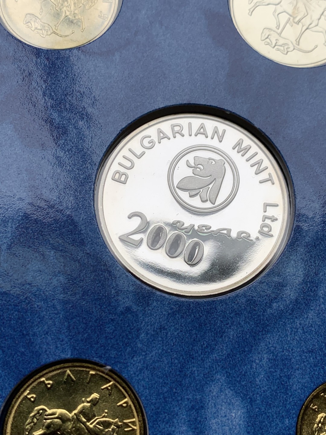 《竞宝斋》第151场-周日，周一，周四 3场 (全场包邮) 卡装 保加利亚2000年 迎接千禧年 七枚套原厂封装 暴涨品种 找不到一模一样的成交记录