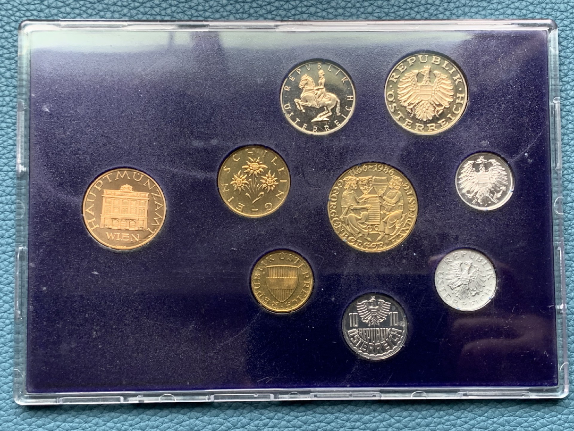 《竞宝斋》第151场-周日，周一，周四 3场 (全场包邮) 奥地利 1986年 精制八枚套+一枚章