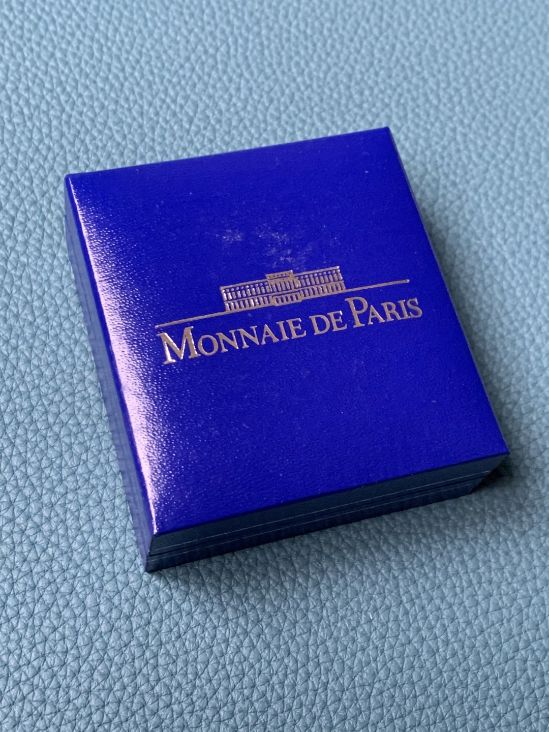 《竞宝斋》第151场-周日，周一，周四 3场 (全场包邮) 原盒 法国20003年 自行车赛 1.5欧元精制大银币 22.2克 90%银