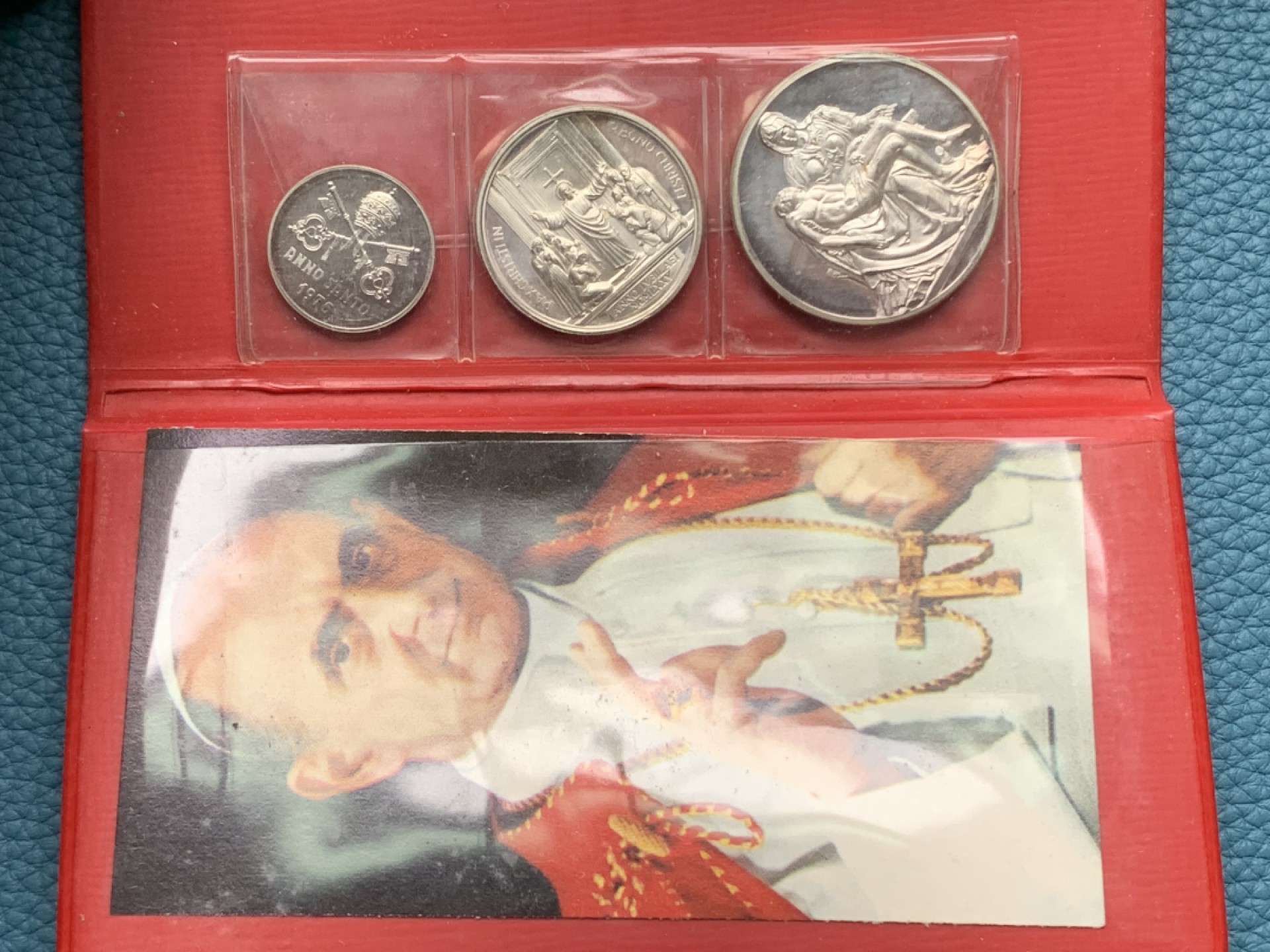 《竞宝斋》第151场-周日，周一，周四 3场 (全场包邮) 钱包装 梵蒂冈1975年 印章一组三枚 精制 没见过梵蒂冈的套章 都是80%银