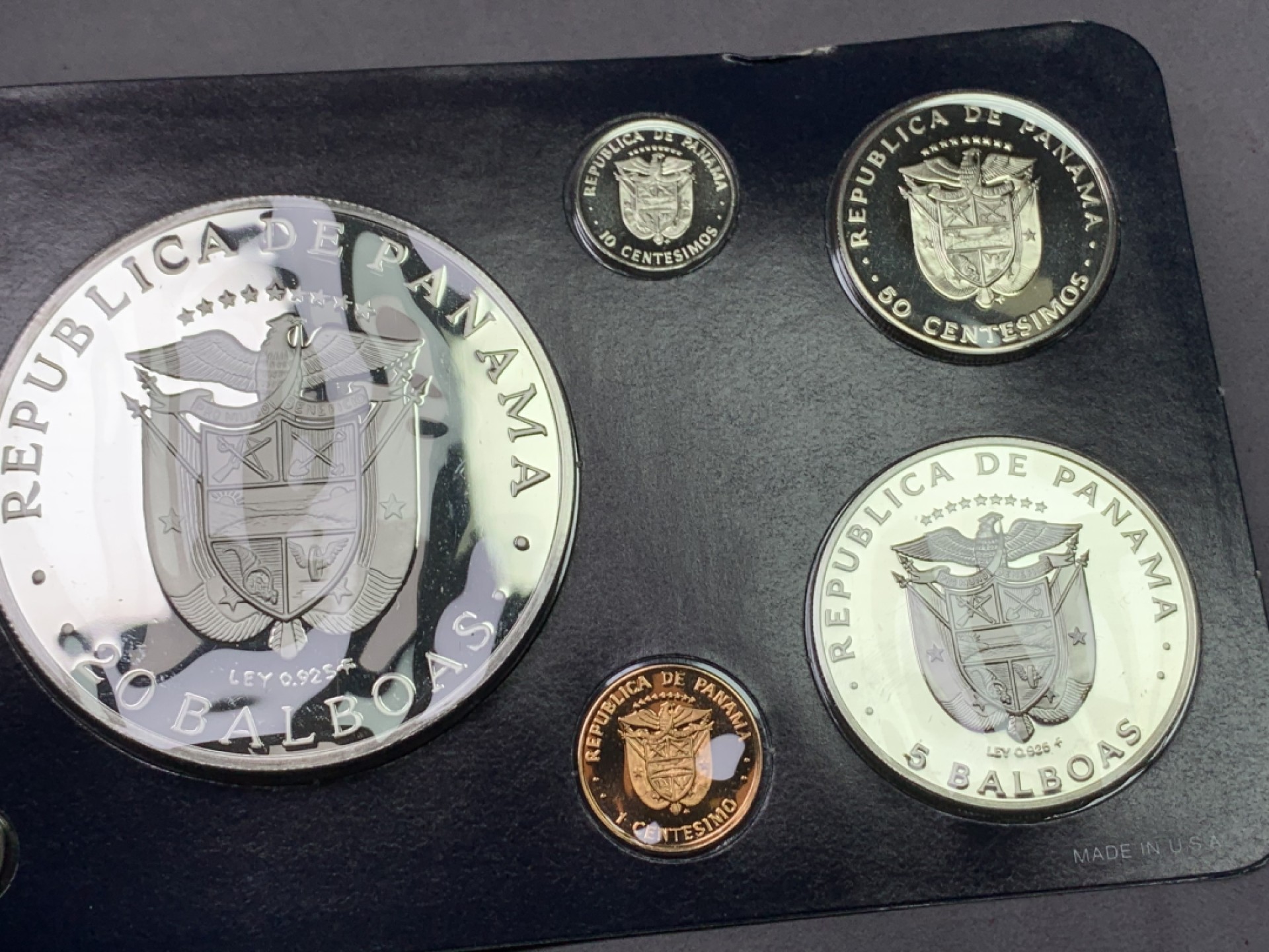 《竞宝斋》第151场-周日，周一，周四 3场 (全场包邮) 原盒 巴拿马1975年 九枚套精制币 1元26.73克/5元35.12克/20元129.59克都是92.5%银 这品种也是暴涨了