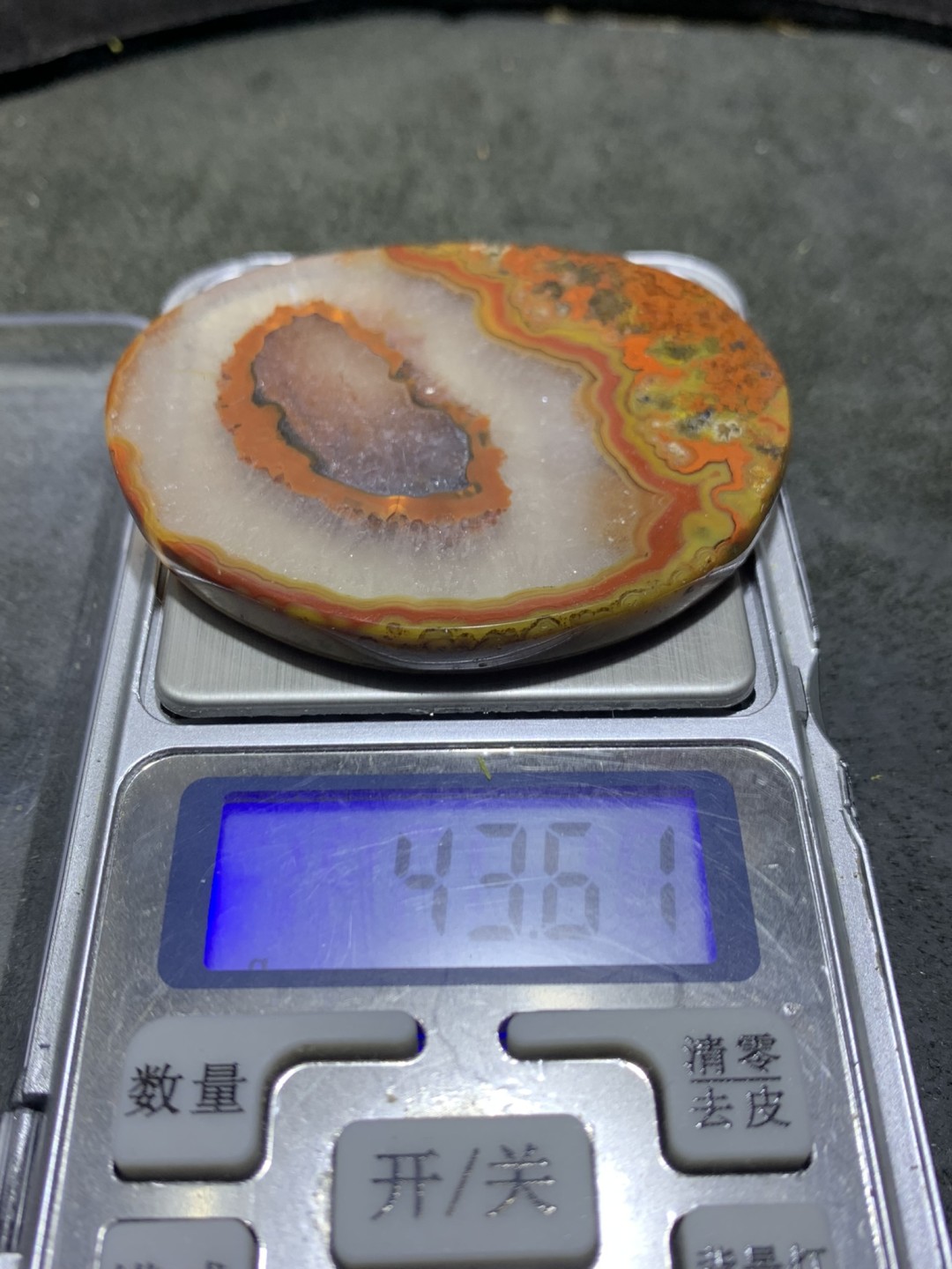精美战国红玛瑙冰飘草花纹大吊坠一个，