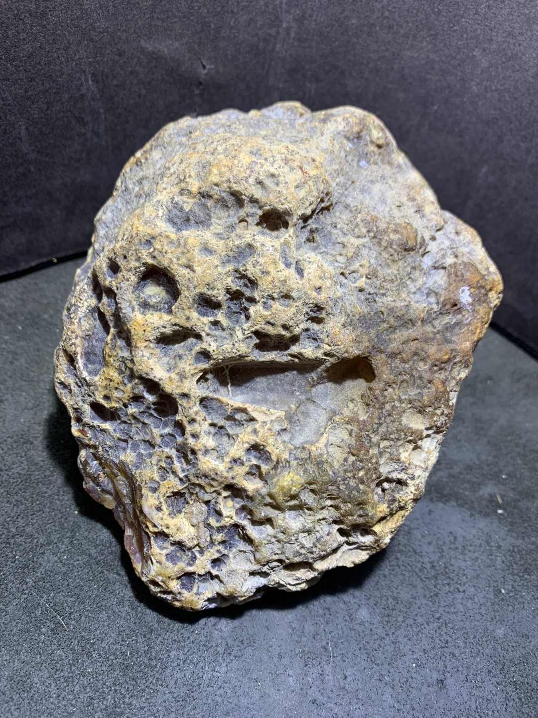 精美天然巴西玛瑙原石雕刻齐天大圣孙悟空摆件，把件一个，