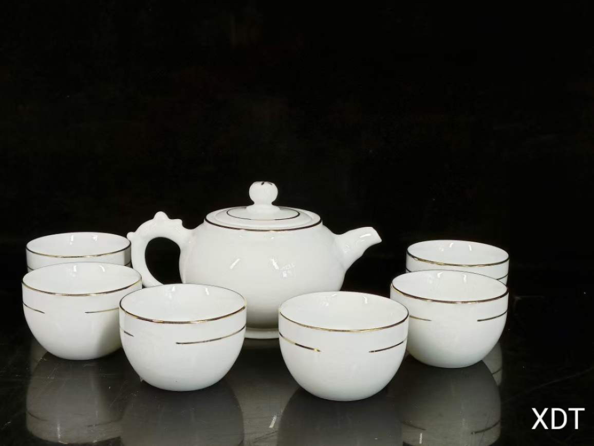 珍藏●中南海怀仁堂国徽图案茶盘茶具8套 ①（单盒售价）