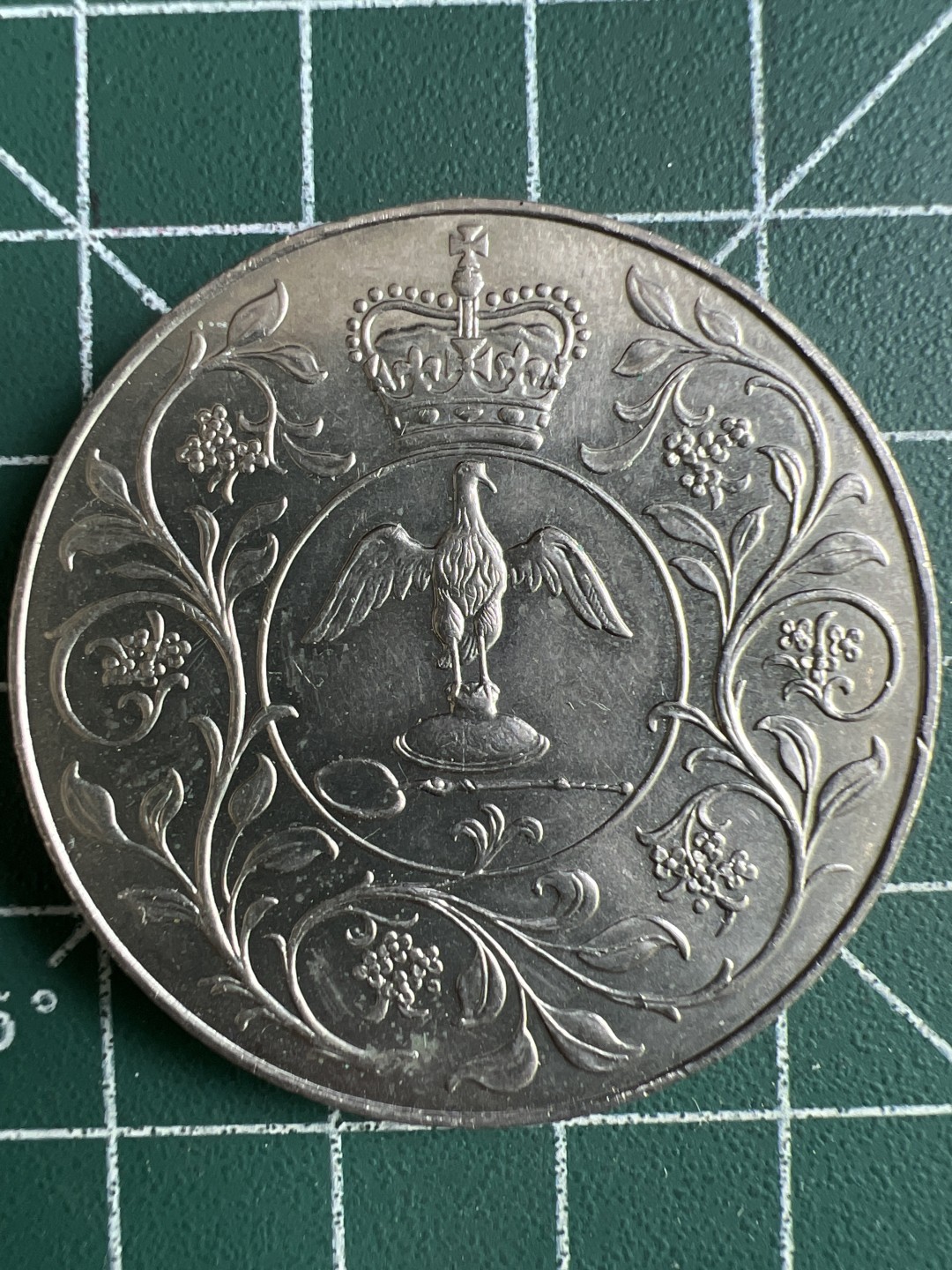 泡泡堂微拍第一 一 九幕硬币捡漏可累计专场👿👿，累计满二十元包邮，接受代拍业务 英国女王登基纪念币