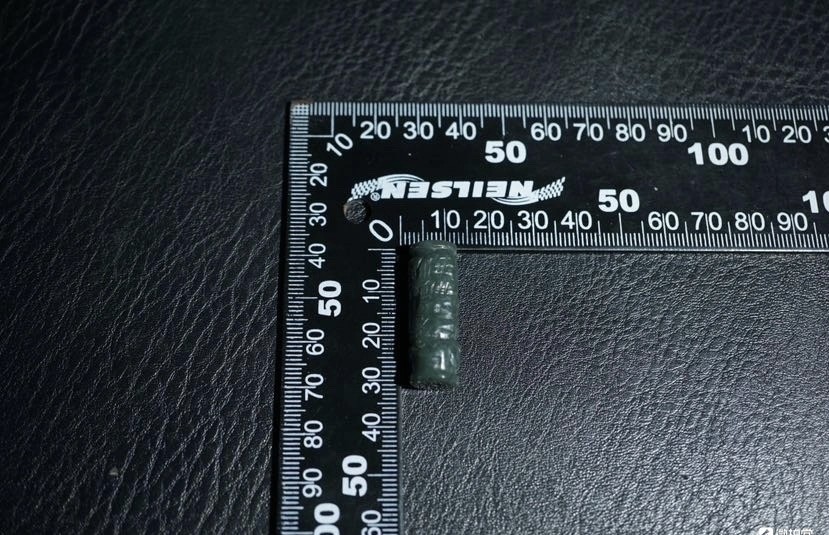 ｜冷门出品｜精选专拍·第贰拾玖场· 明清工老和田玉通天孔青玉龙柱挂件
