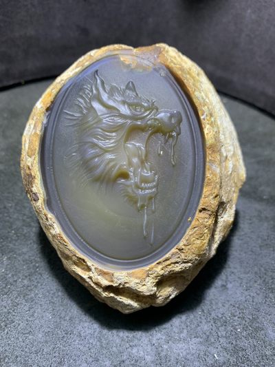 精美天然巴西玛瑙原石雕刻战狼摆件，把件一个 - 精美天然巴西玛瑙原石雕刻战狼摆件，把件一个