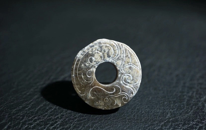 ｜冷门出品｜精选专拍·第贰拾玖场· 明清工老和田玉螭龙璧挂件