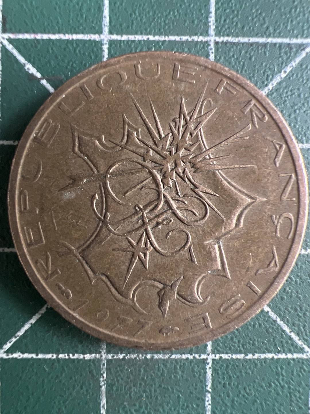 泡泡堂微拍第一 一 九幕硬币捡漏可累计专场👿👿，累计满二十元包邮，接受代拍业务 法国10法郎