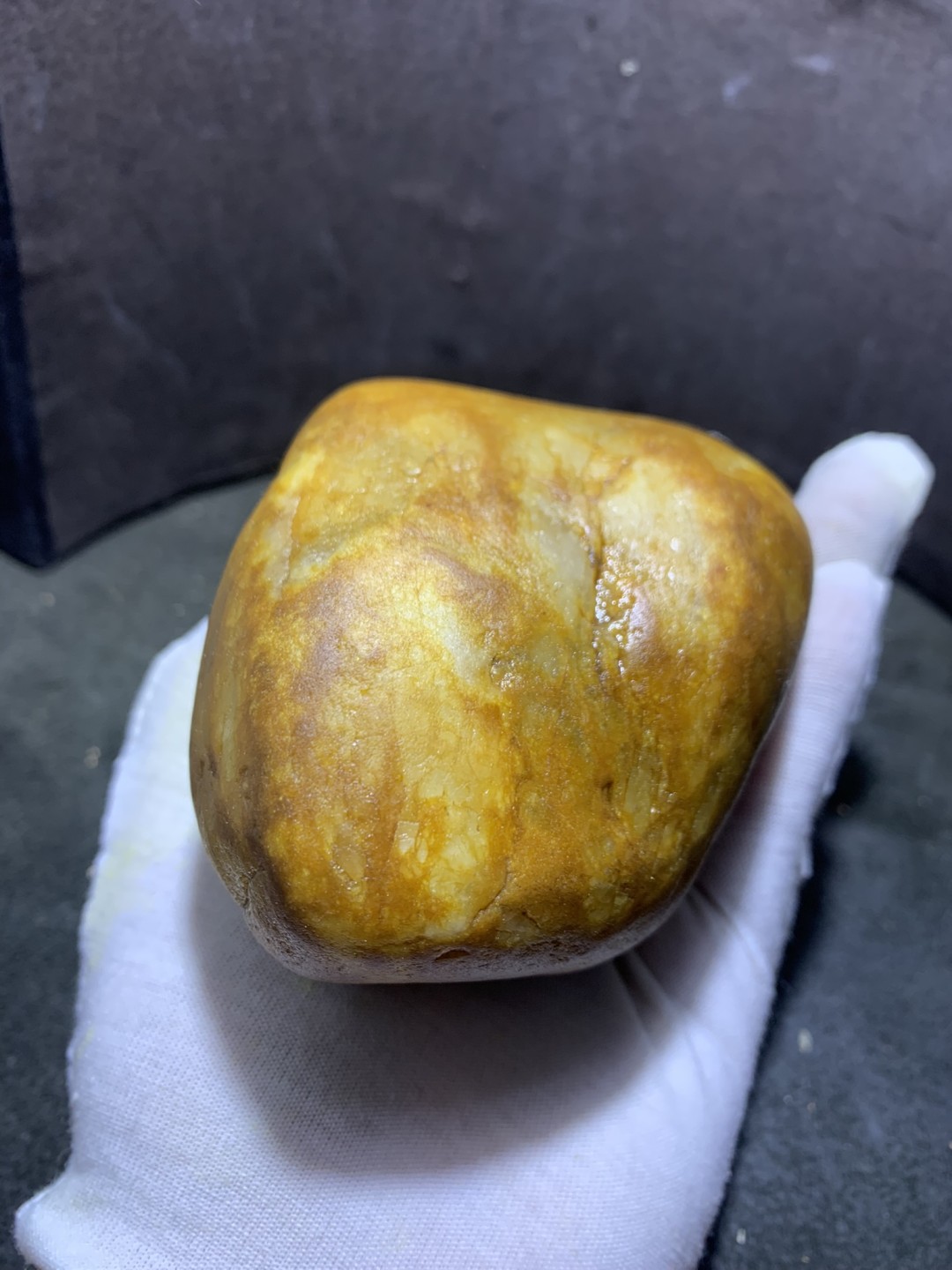 精美天然地表金丝玉黄白双色大籽料原石一块，