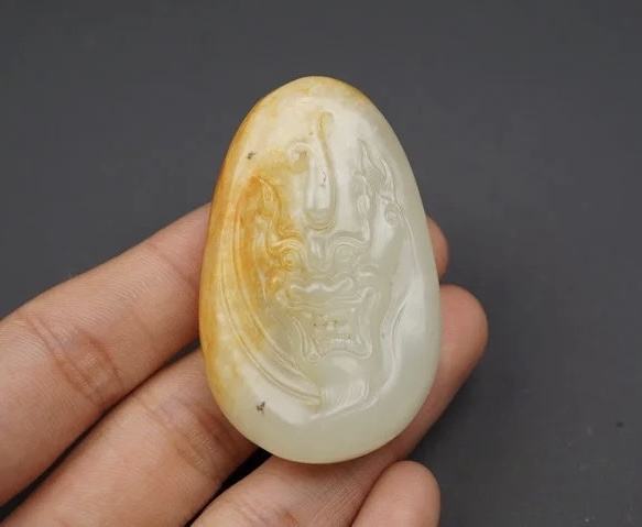 ｜冷门出品｜精选专拍·第贰拾玖场· 和田玉带皮 貔貅牌挂件