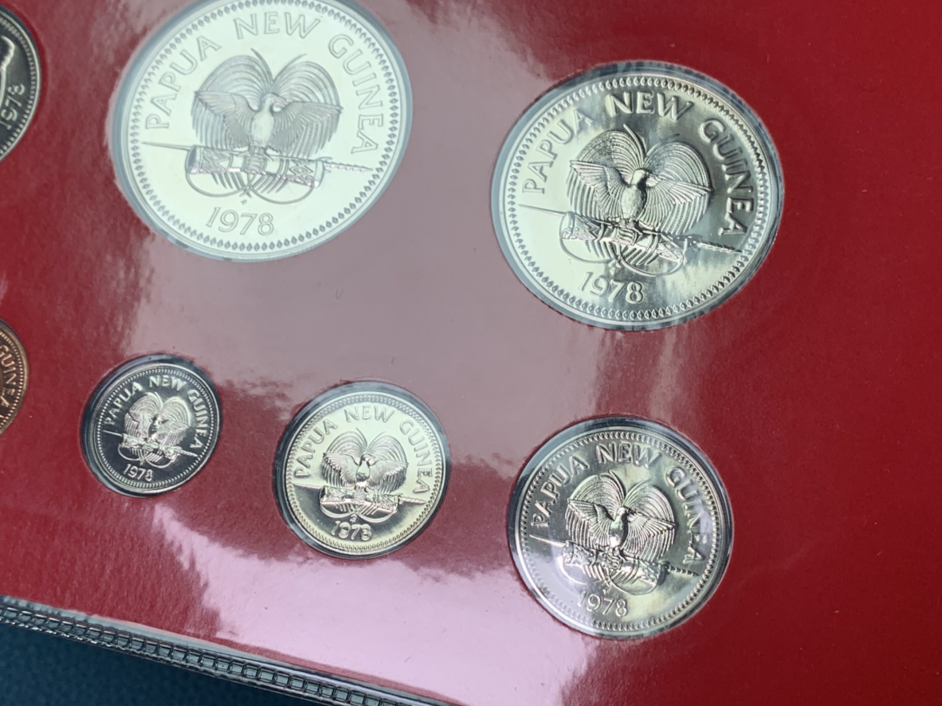 《竞宝斋》第151场-周日，周一，周四 3场 (全场包邮) 原盒 巴布亚新几内亚 1978年 八枚套币 镍币发行量极少