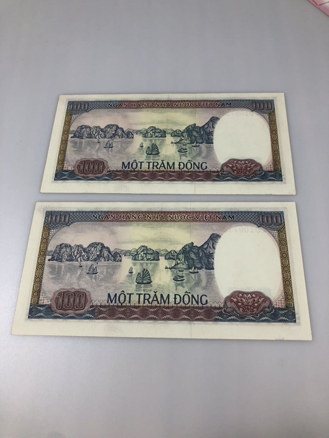 【三泉🏦Quan Se】拍卖第十一期⚖️ 越南1980年100盾2连号【UNC，有软折，票面有轻微黄斑】
