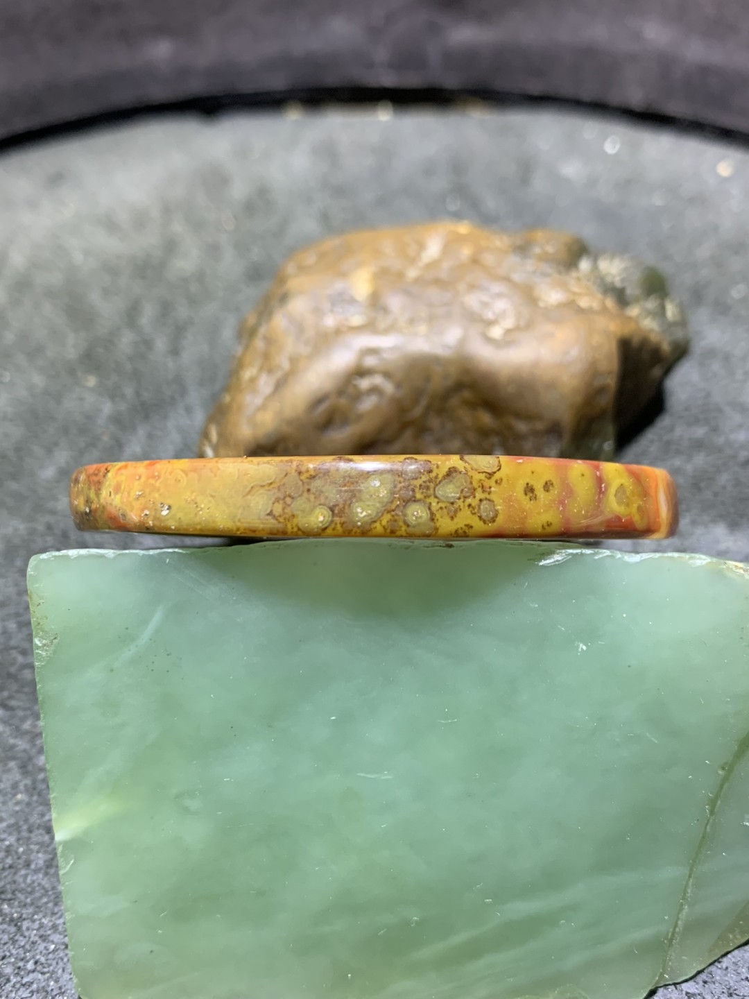 精美战国红玛瑙冰飘草花纹大吊坠一个，