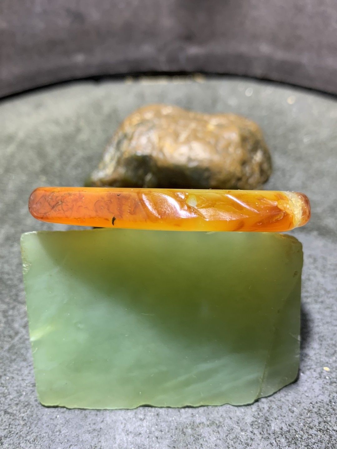 天然马达加斯加原皮玛瑙雕刻一心向佛牌子一块