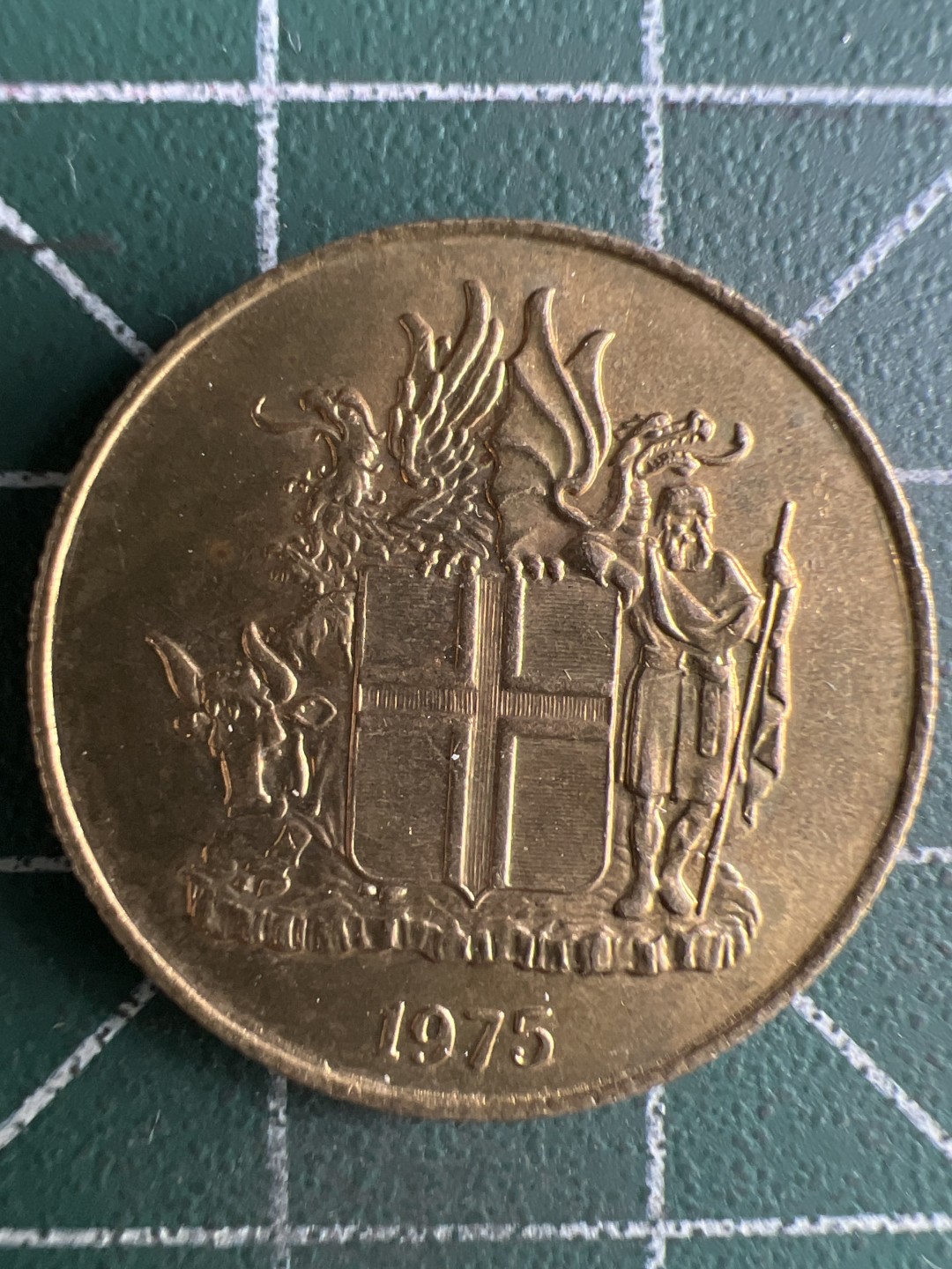 泡泡堂微拍第一 一 九幕硬币捡漏可累计专场👿👿，累计满二十元包邮，接受代拍业务 冰岛一克朗