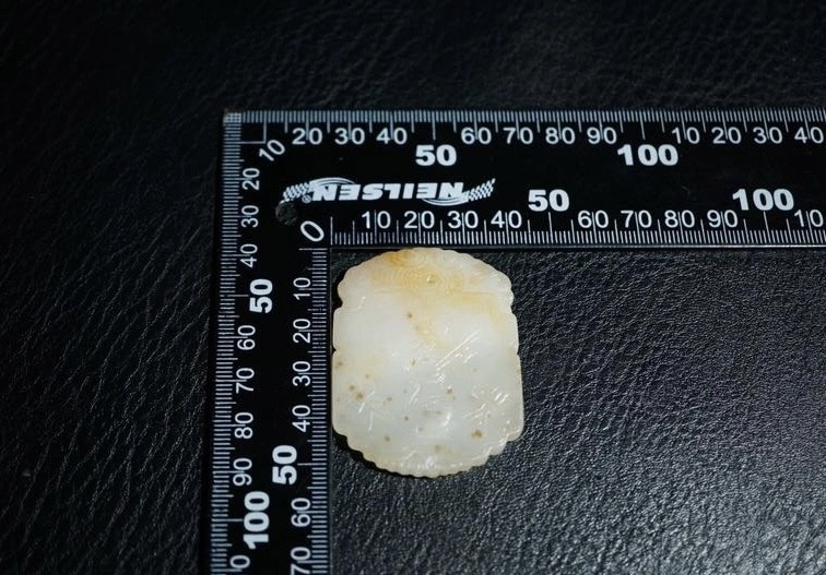 ｜冷门出品｜精选专拍·第贰拾玖场· 明清工老和田玉平生三级子冈牌挂件