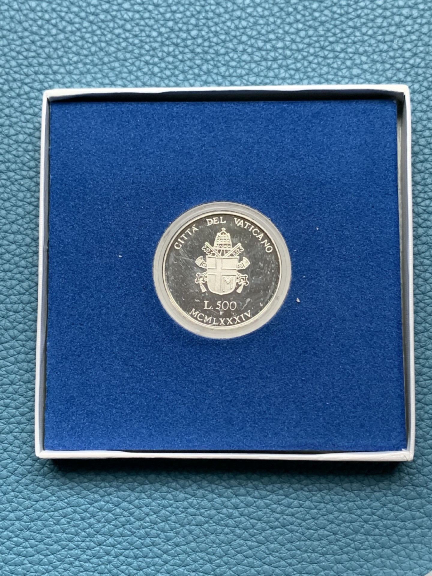 《竞宝斋》第151场-周日，周一，周四 3场 (全场包邮) 原盒 梵蒂冈1984年 洗礼系列 500里拉 精制银币