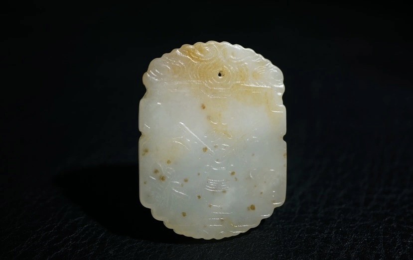 ｜冷门出品｜精选专拍·第贰拾玖场· 明清工老和田玉平生三级子冈牌挂件