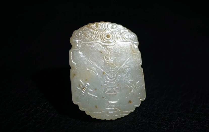 ｜冷门出品｜精选专拍·第贰拾玖场· 明清工老和田玉平生三级子冈牌挂件