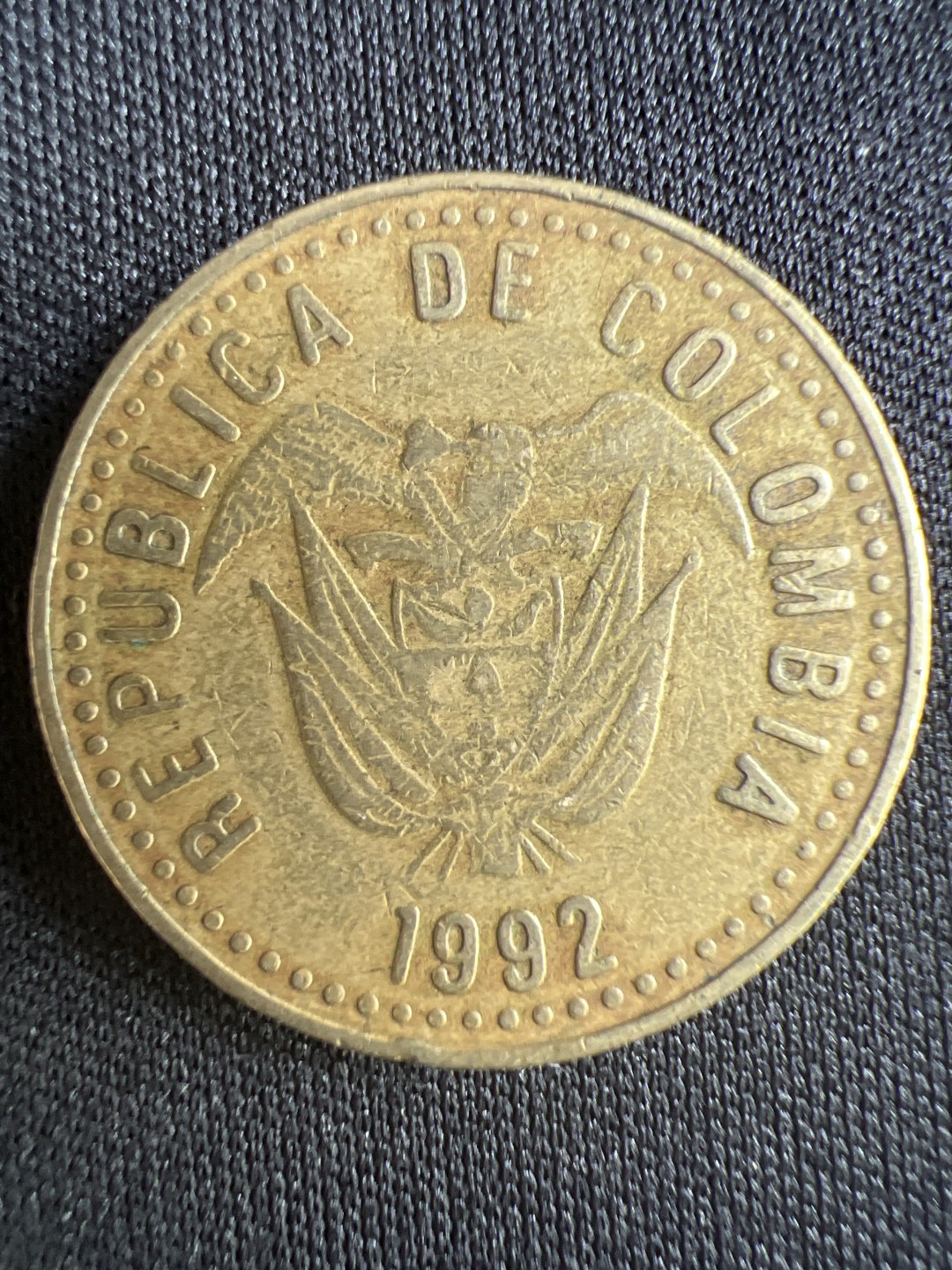 泡泡堂微拍第一 二 二幕硬币捡漏可累计专场👿👿，累计满二十元包邮，接受代拍业务 哥伦比亚100比索